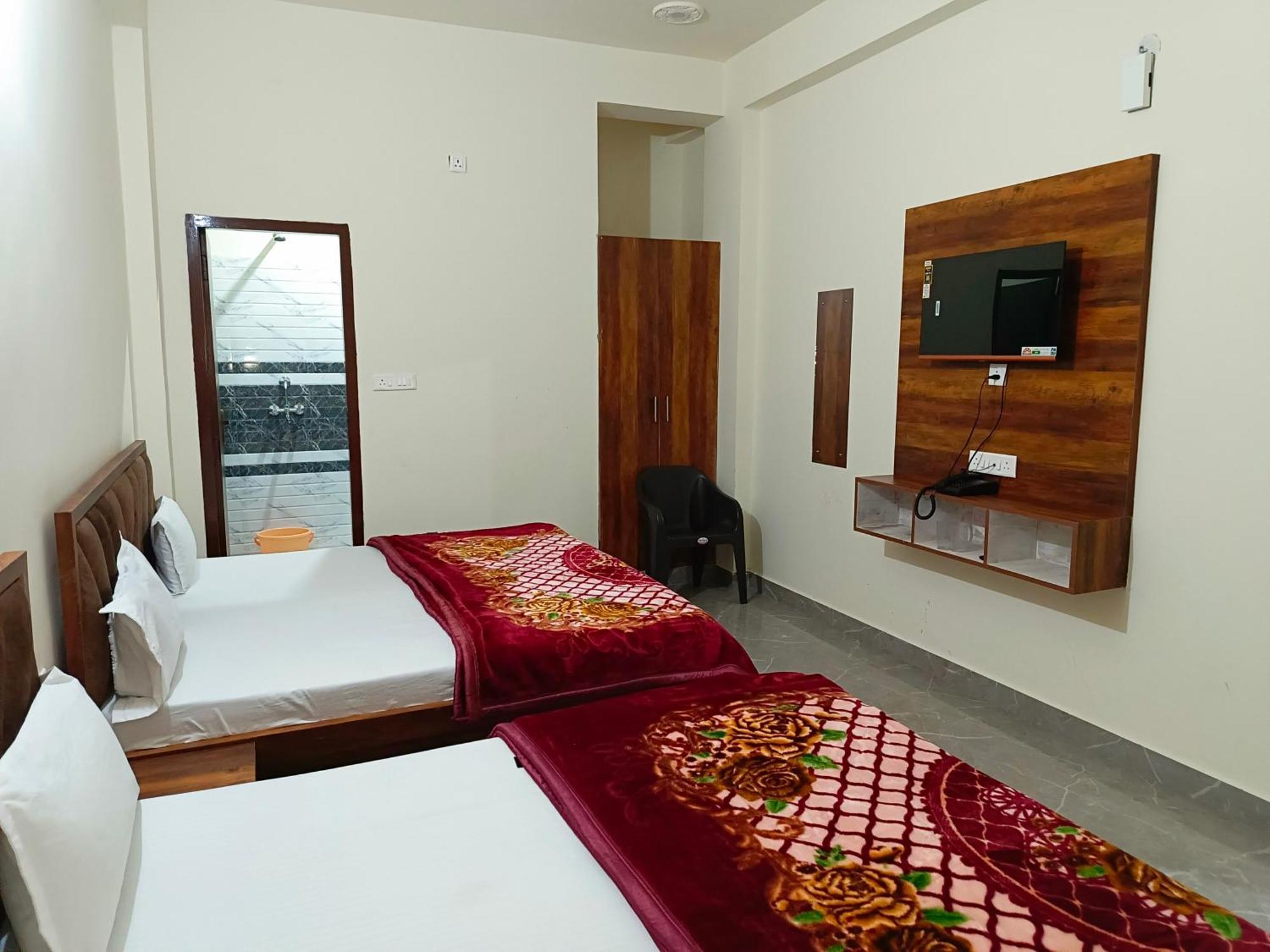Shri Girraj Residency Otel Mathura Dış mekan fotoğraf