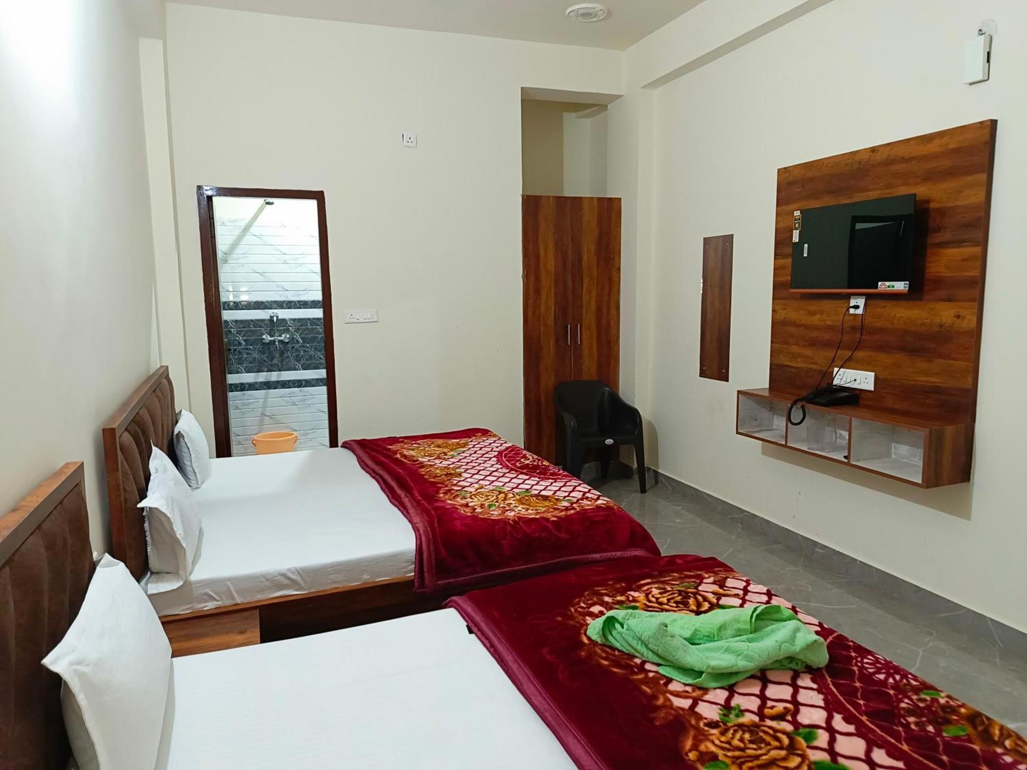 Shri Girraj Residency Otel Mathura Dış mekan fotoğraf