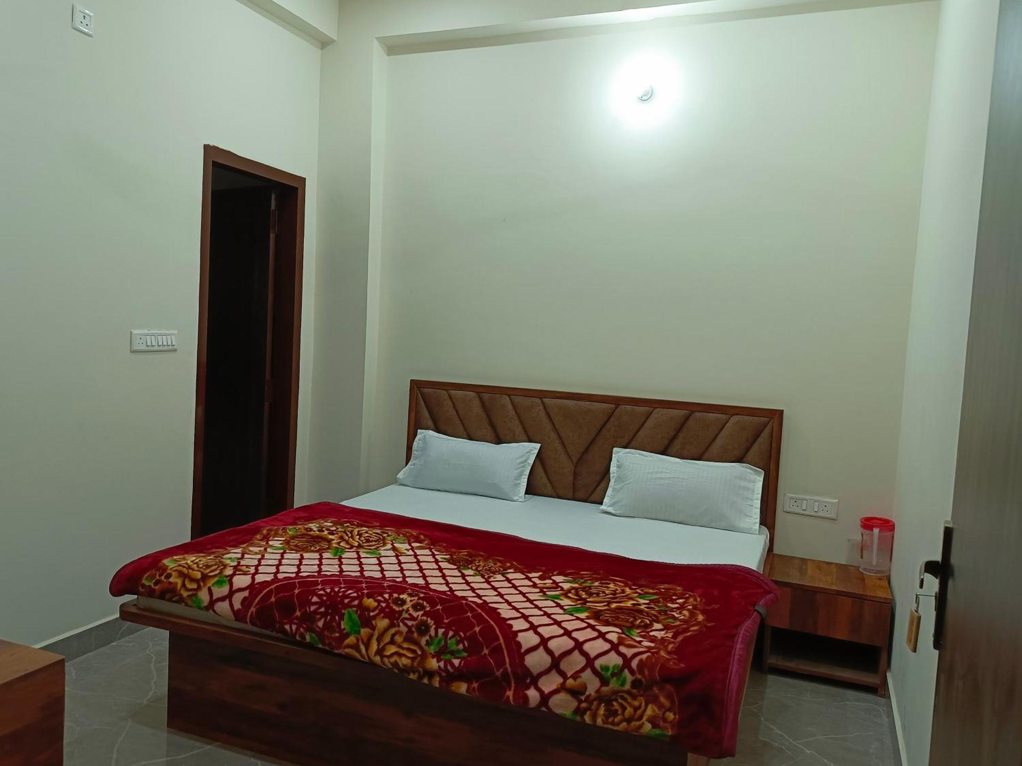 Shri Girraj Residency Otel Mathura Dış mekan fotoğraf