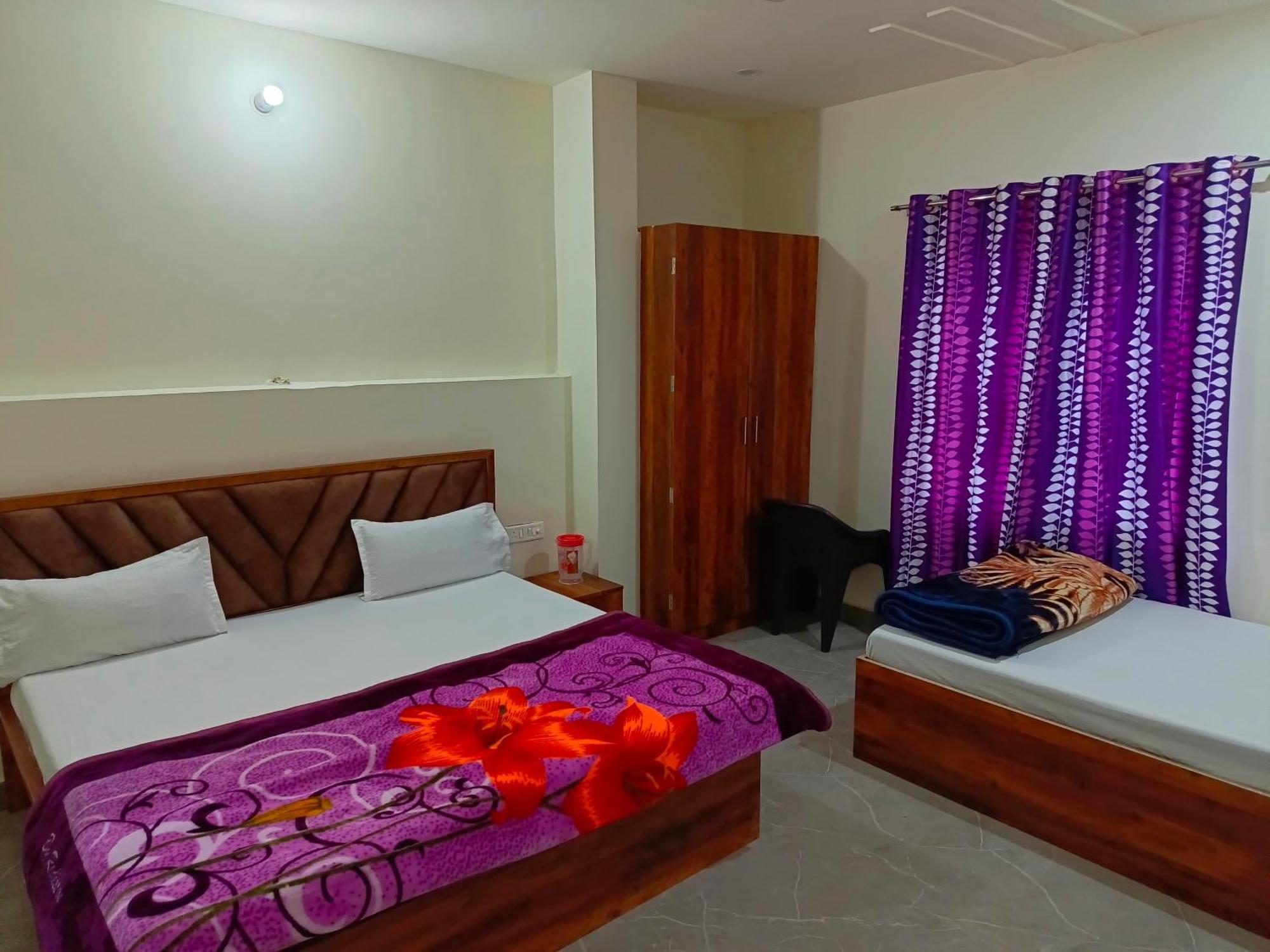 Shri Girraj Residency Otel Mathura Dış mekan fotoğraf